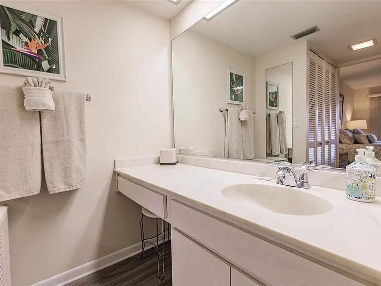 1055 W Peppertree Dr #302AA — Photo 28