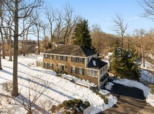 2 Macevoy Ave, Chatham, NJ 07928