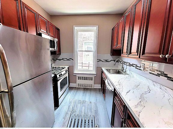3rd image of 1578 Park Pl #3