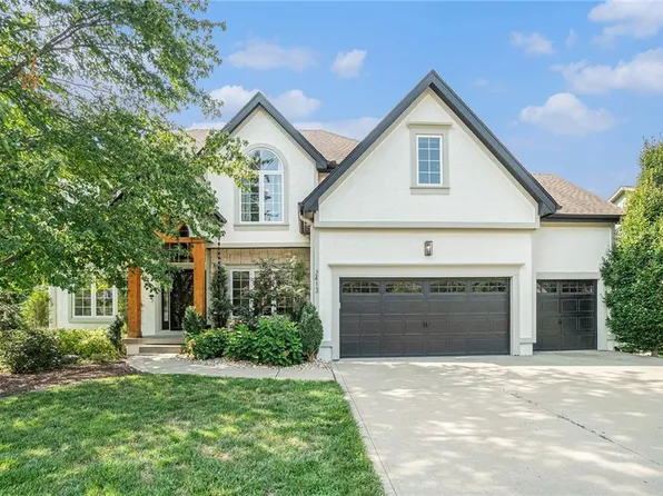 2413 SW Wintergreen Ct, Lees Summit, MO 64081