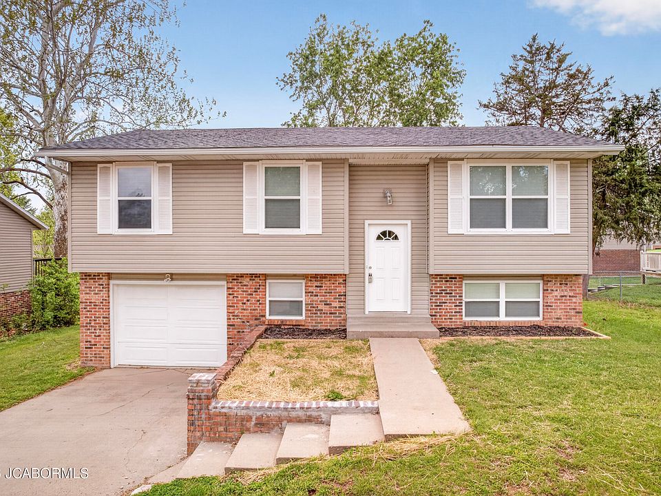 1st image of 5545 Bradley Dr