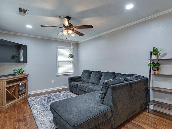 5th image of 826 Saint Nick Dr