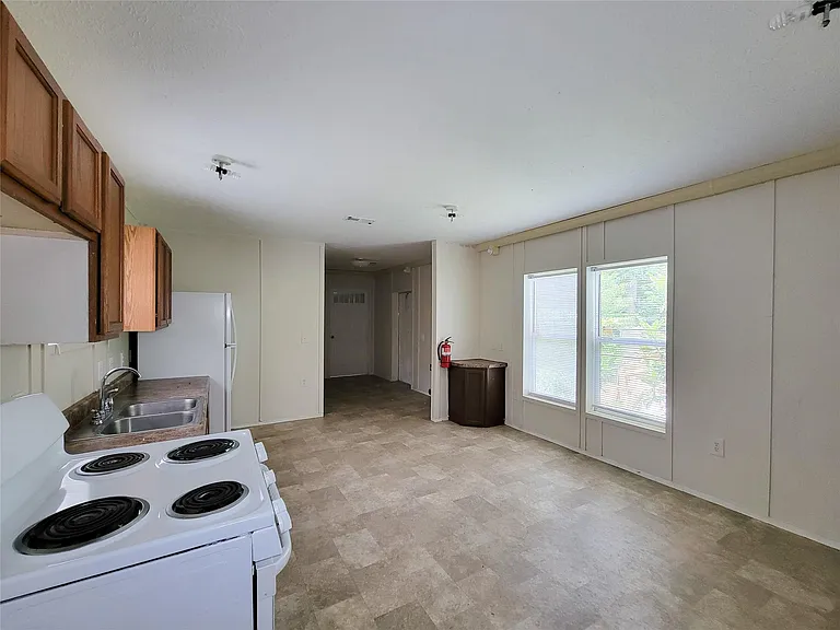 9203 Greens Rd #A — Photo 8