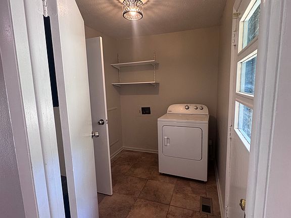 3rd image of 7363 Hyannis Dr