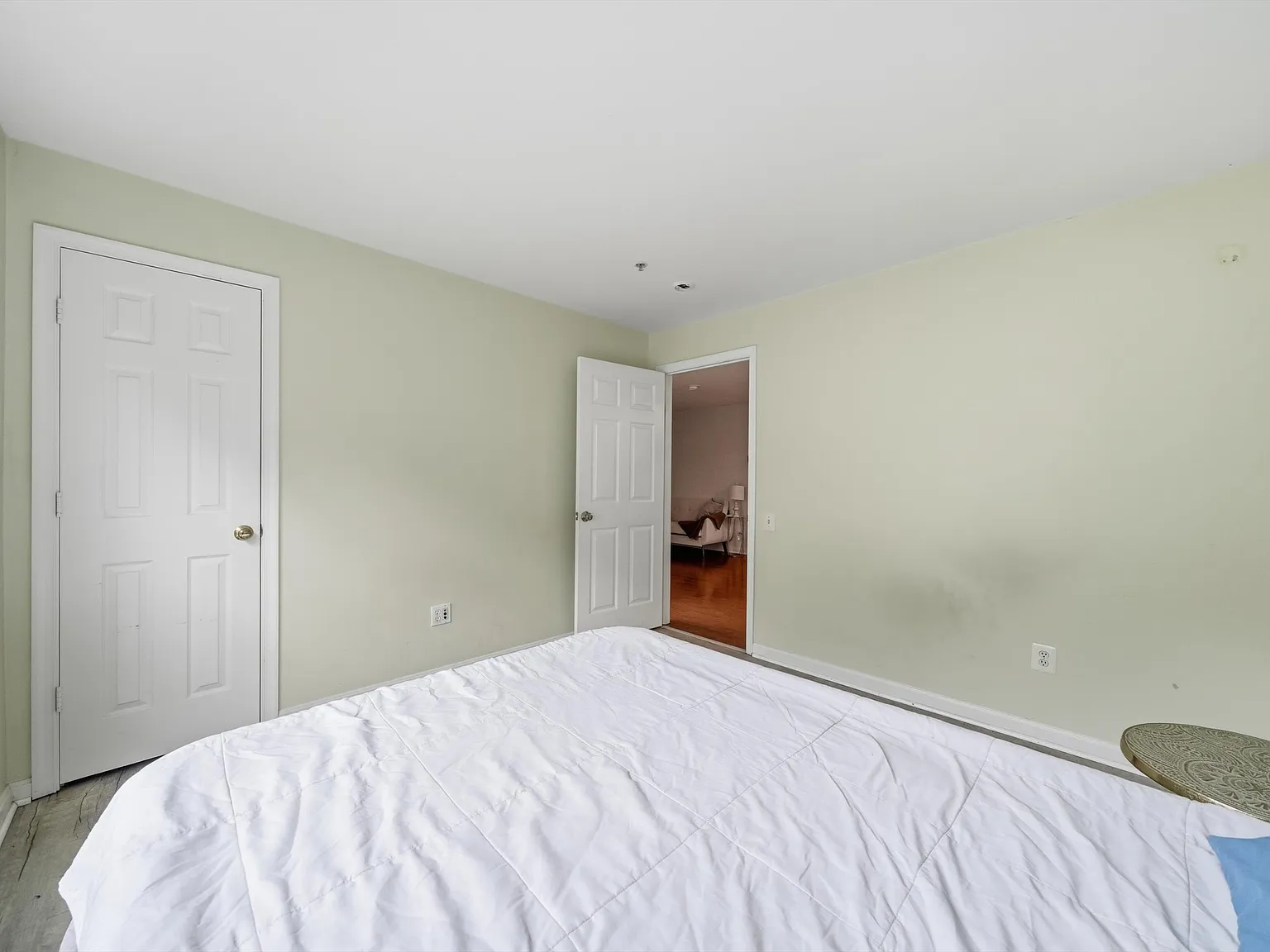 2 bed, 1183 sqft, $2,000 — Photo 2