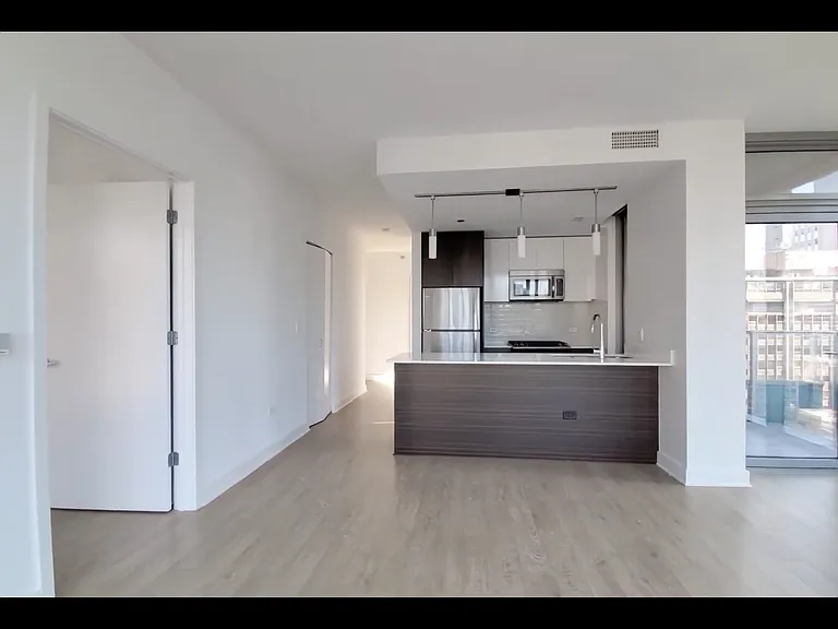 100 N Garland Ct #2810 — Photo 4