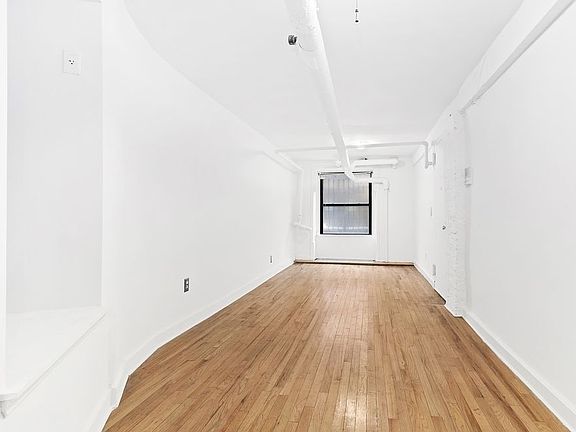 5th image of 334 W 17th St #Basement