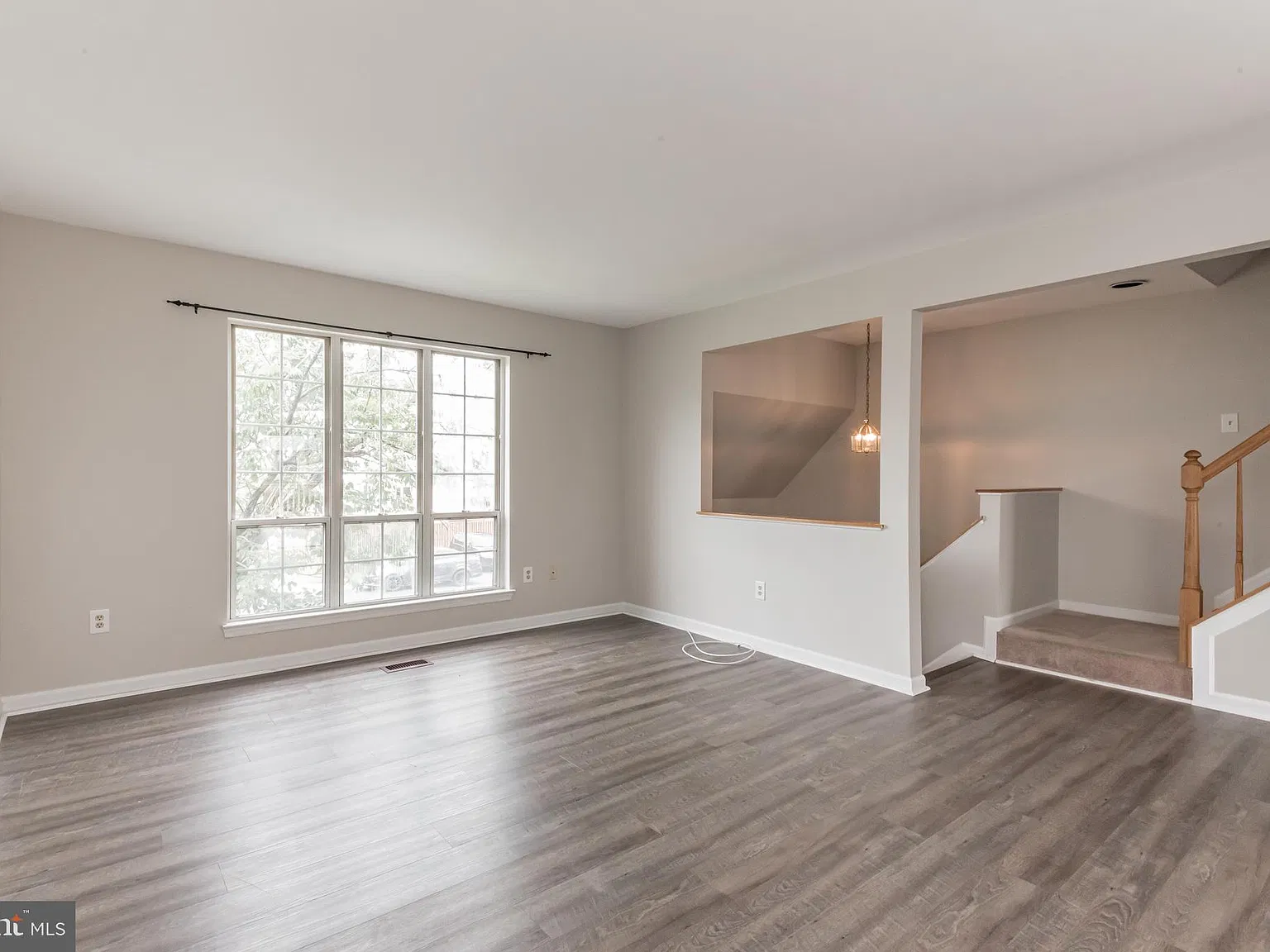 4 bed, 3.5 bath, 2004 sqft, $3,000 — Photo 2