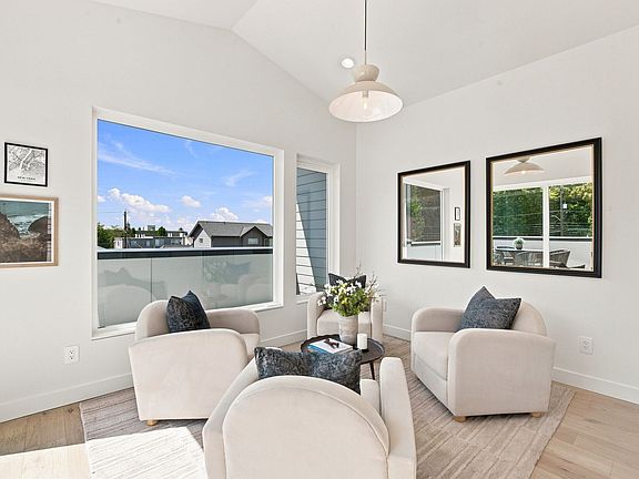 5th image of 2648 41st Ave SW #C