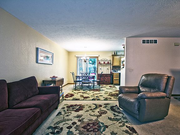3rd image of 1326 Clover Creek Ln