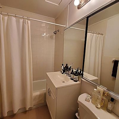 3rd image of 160 Bleecker St APT 1DW