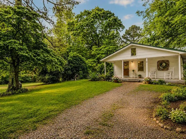 11 Whisper Ln, Ellijay, GA 30536