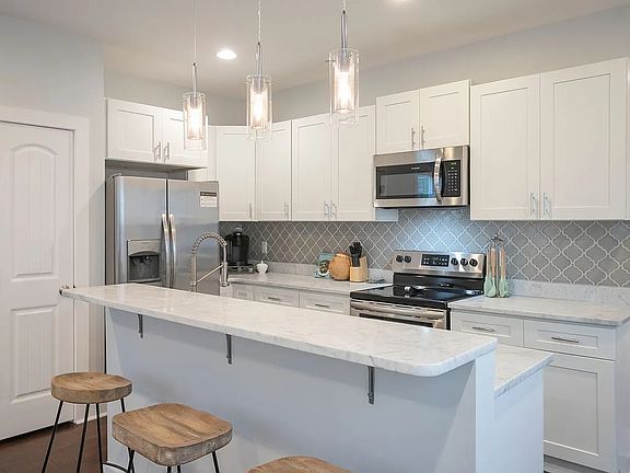 4th image of 2919 Morningside Dr