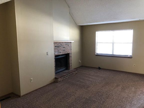 5th image of 10209 W 85th St