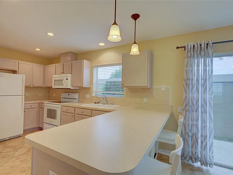 13298 Thoroughbred Loop — Photo 4
