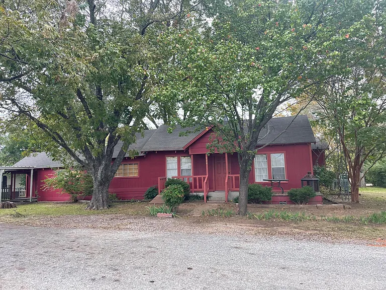259 Hiland Ln — Photo 3