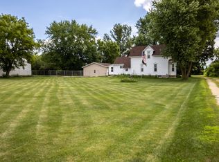 6975 Garden Prairie Rd, Garden Prairie, IL 61038