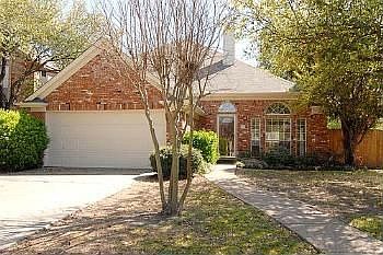 1st image of 820 Raywood Cir