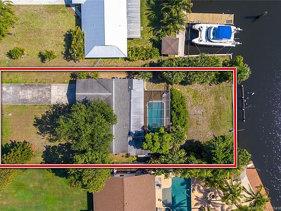 2nd image of 137 SW Riverway Blvd