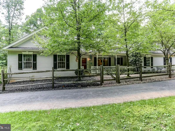 765 Fishing Creek Rd, New Cumberland, PA 17070