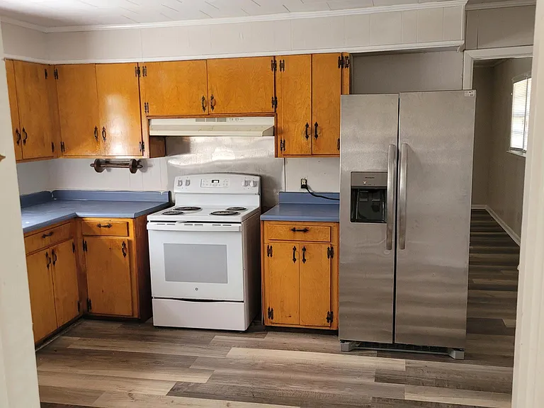 315 Turner St — Photo 6