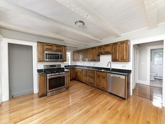 2nd image of 30 Essex St