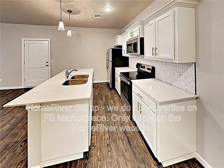 412 Vail Cir — Photo 2