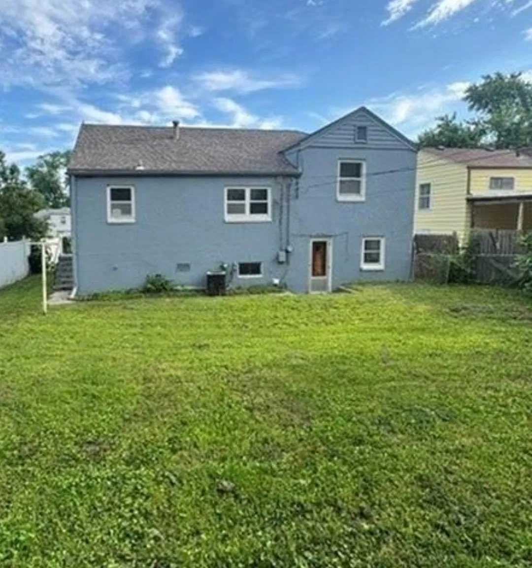 4 bed, 1468 sqft, $2,400 — Photo 3