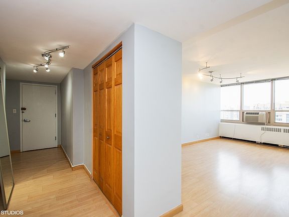 2nd image of 3950 N Lake Shore Dr APT 2106B