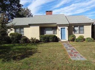 74 Cliff Dr, Bristol, RI 02809