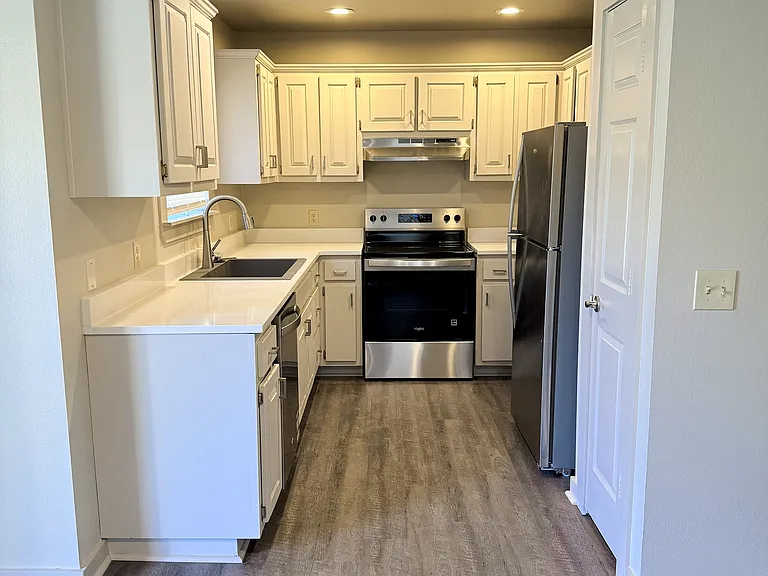 509 W Briarbrook Ln — Photo 4