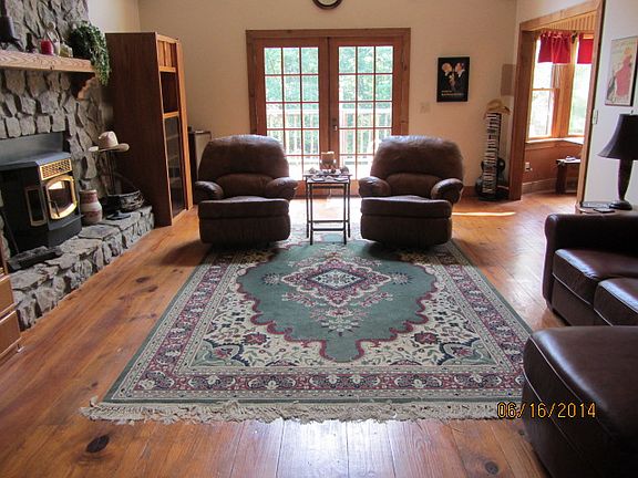 Great Rm Facing rear