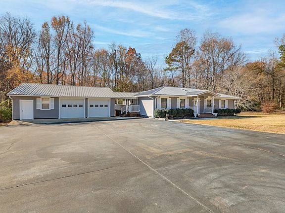 2nd image of 20 Hemlock Dr