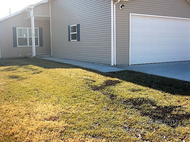 outside of townhouse to front door