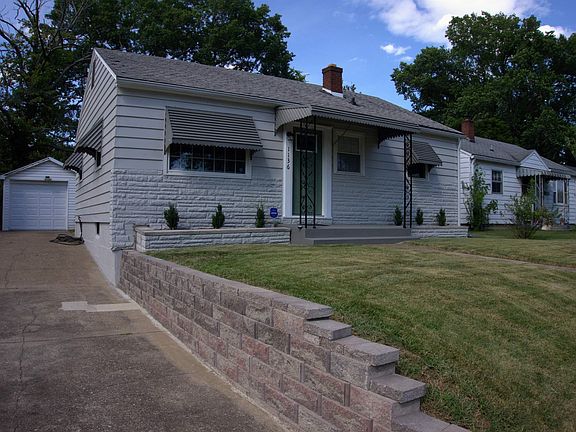 2nd image of 1136 E Chandler Ave