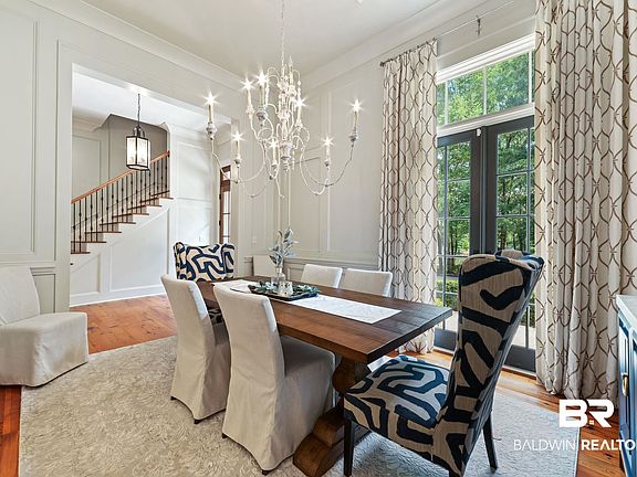 3rd image of 204 Shady Ln