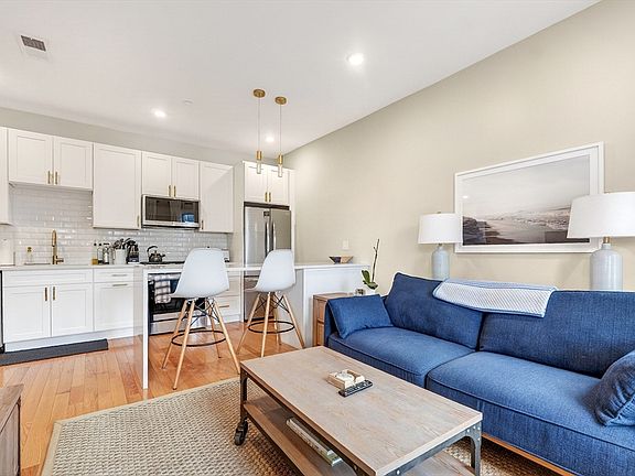 3rd image of 35 Somerset Ave #3