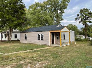 916 Fairway Dr NW, Huntsville, AL 35816