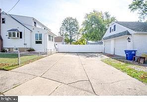 1st image of 328 N Coles Ave