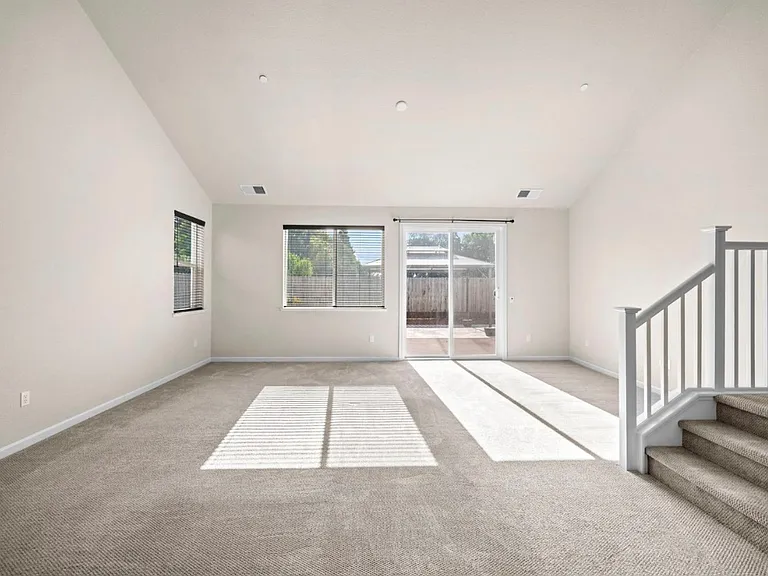 2101 Melody Ln — Photo 29