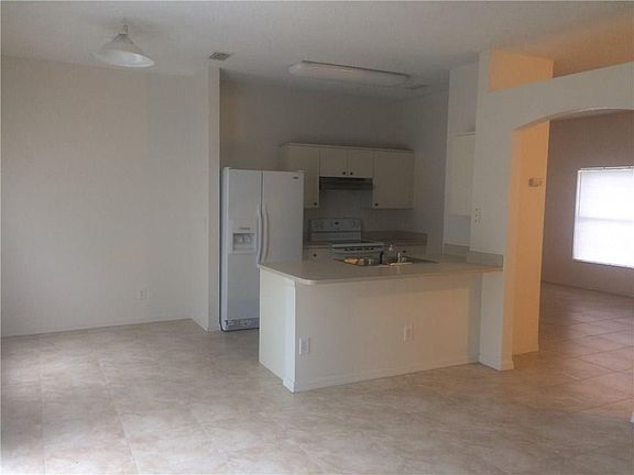5th image of 3251 Hainlin Ave SE