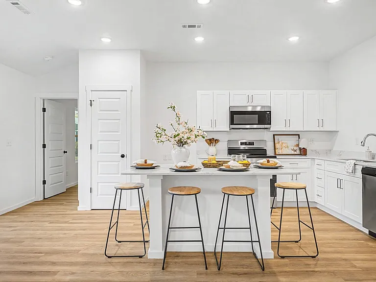 1534 N Claire St — Photo 13