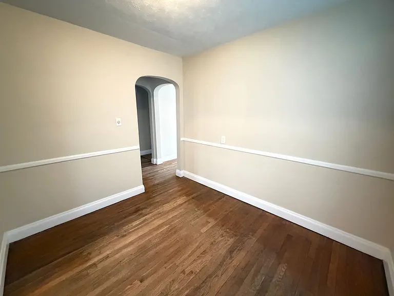 825 Parkway Dr — Photo 17