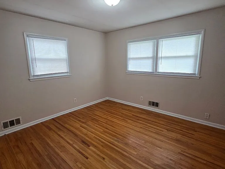 3215 S Chase Ave — Photo 13