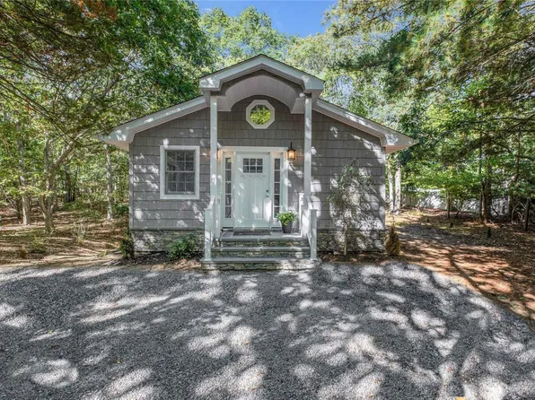 15 Tub Oarsmans Road, East Hampton, NY 11937