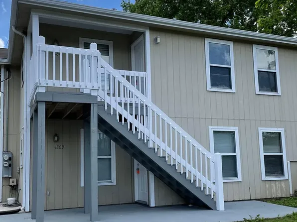 1809 W 4th St, Lawrence, KS 66044