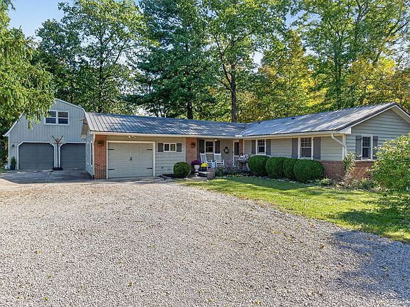 2nd image of 21366 Raymond Rd