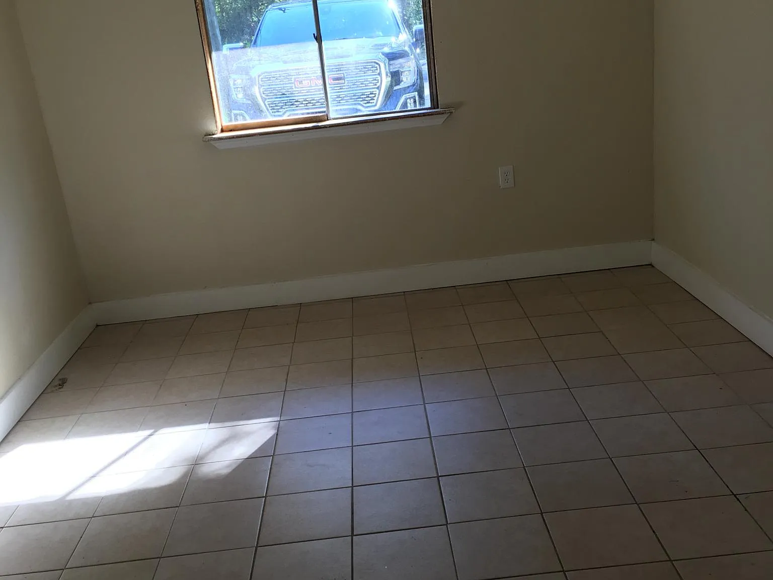 3 bed, 1254 sqft, $1,200 — Photo 4