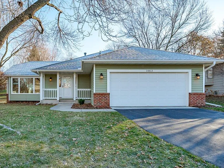 14813 Interlachen Ln — Photo 1