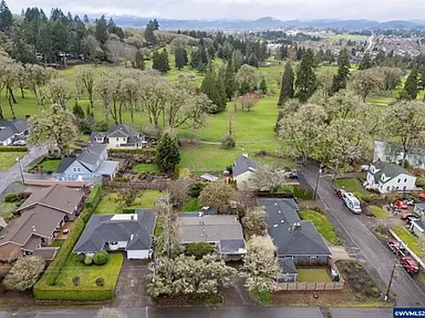 1950 SW Whiteside Dr, Corvallis, OR 97333